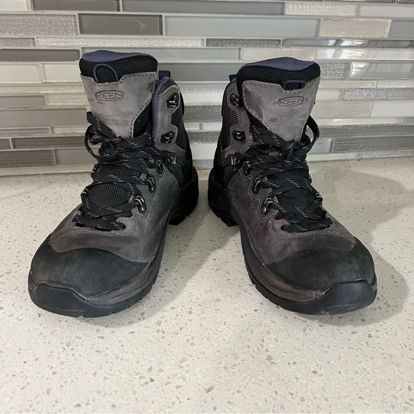 Keen Women's Black WaterProof Boots Size 6.5 - Picture 3 of 8